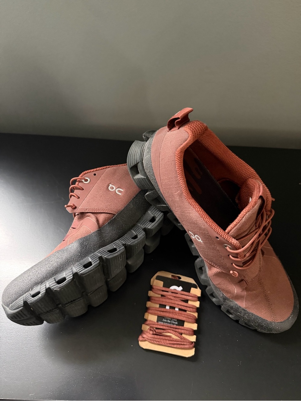 On Running Men’s Rust/Black Trail Sneakers - Picture 3 of 4